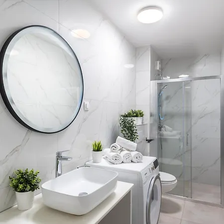 Apartment - 5 Min With Bus To Old Town, Self Check In 0-24h